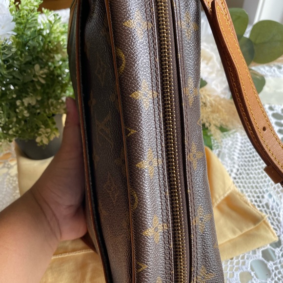 Louis Vuitton Trocadero 27 - Picture 14 of 16